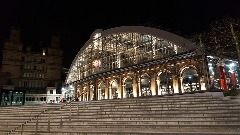 The Liverpool Lime Street Railway Station at night, Liverpool, England, UK, United Kingdom